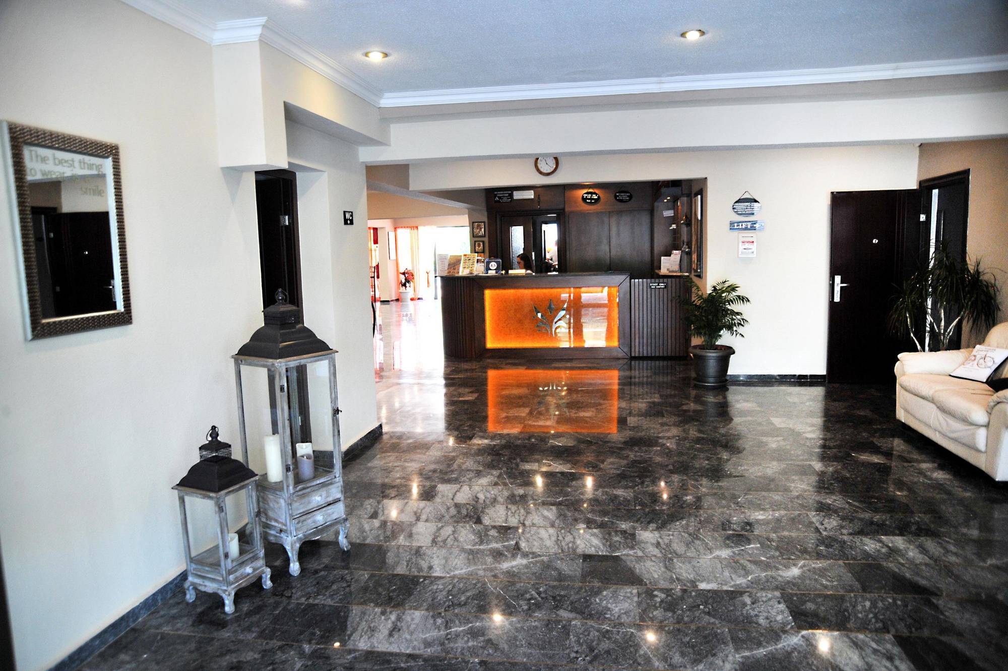 Santa Marina Hotel Apartments คอสทาวน์ ภายนอก รูปภาพ