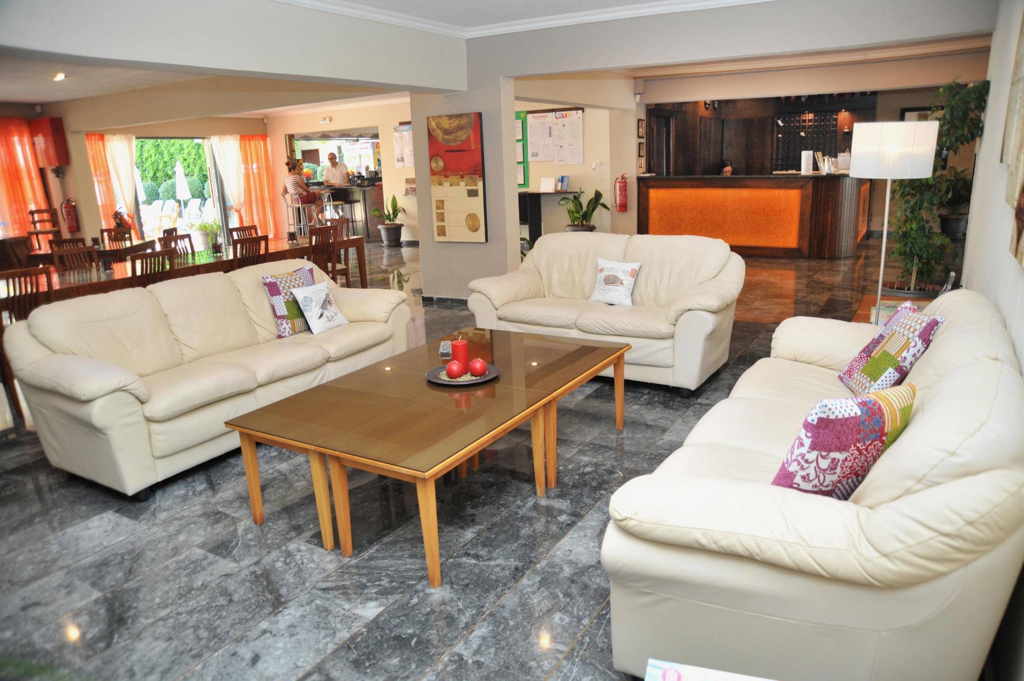 Santa Marina Hotel Apartments คอสทาวน์ ภายนอก รูปภาพ